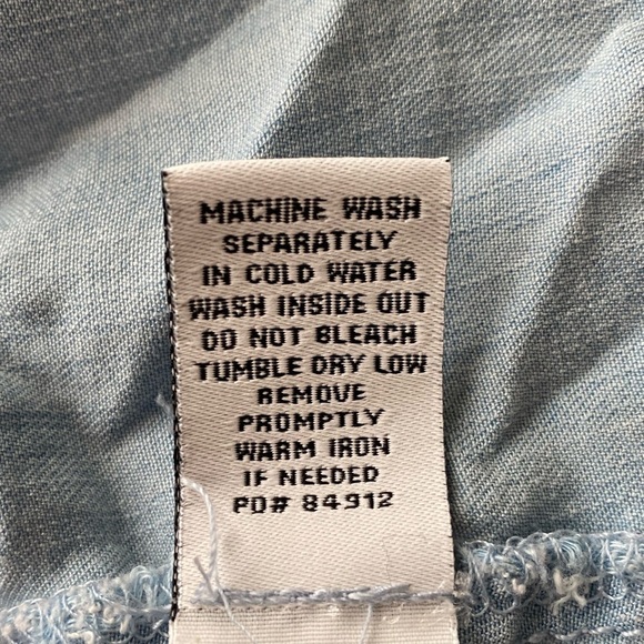 💥Celebrity Pink Light Denim Chambray Short Sleeve Button Down Lightweight Top M - Picture 10 of 11